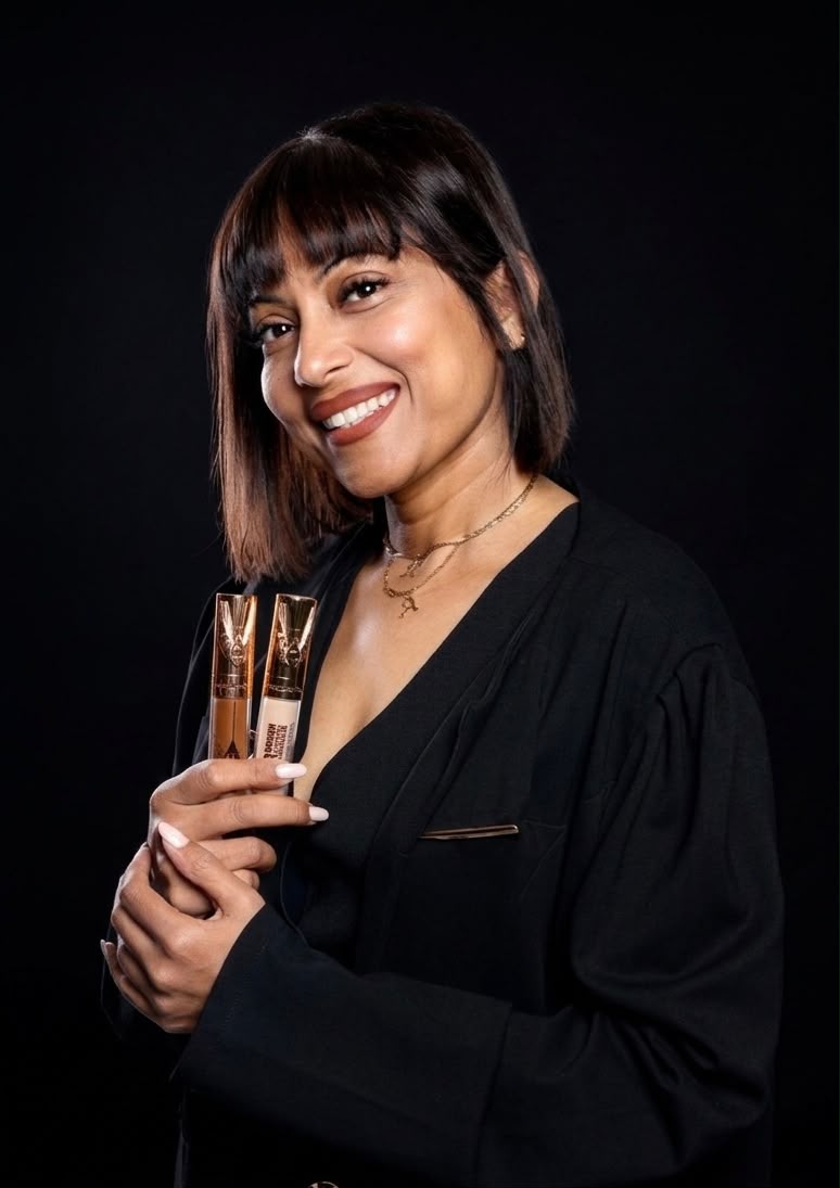 Mona Sultan — Makeup Instructor from Dubai